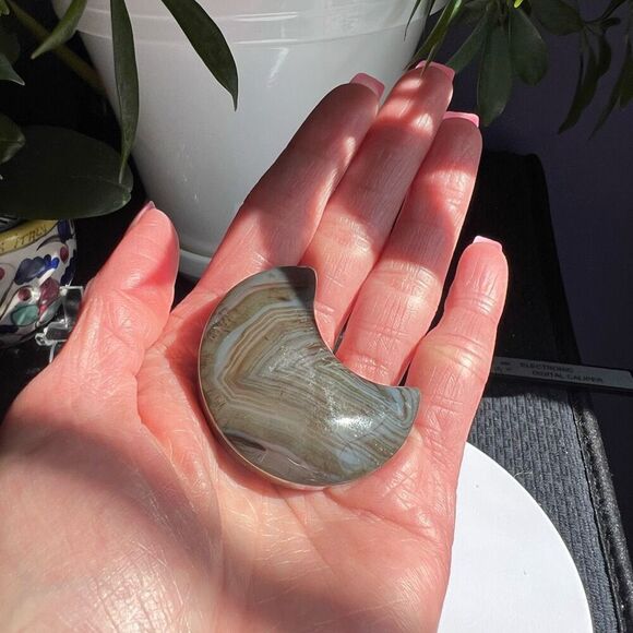 Brown Banded Agate Crystal‎ Moon Carving - Picture 2 of 13